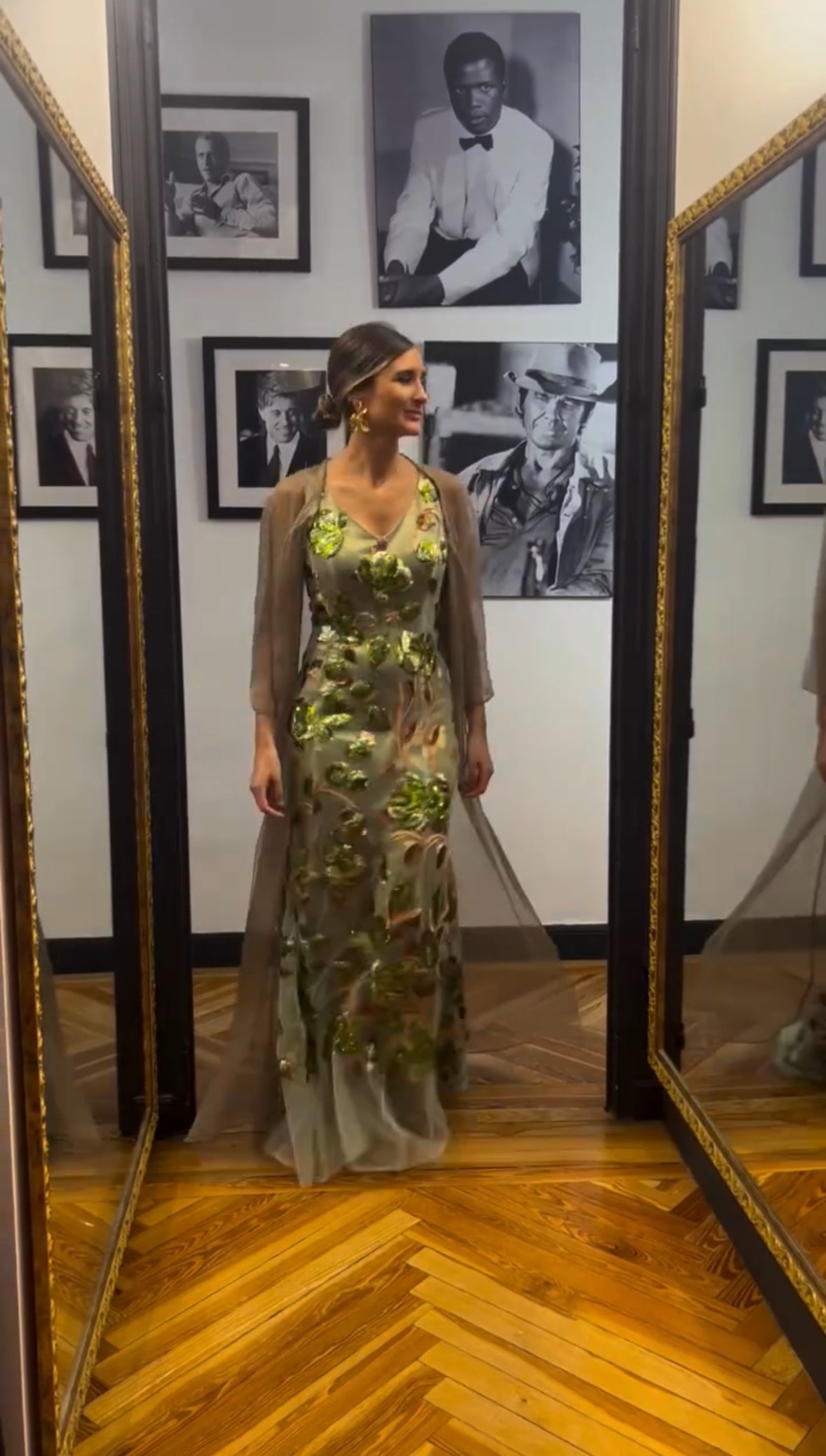 Abito Melania Con Stola Inclusa ✨