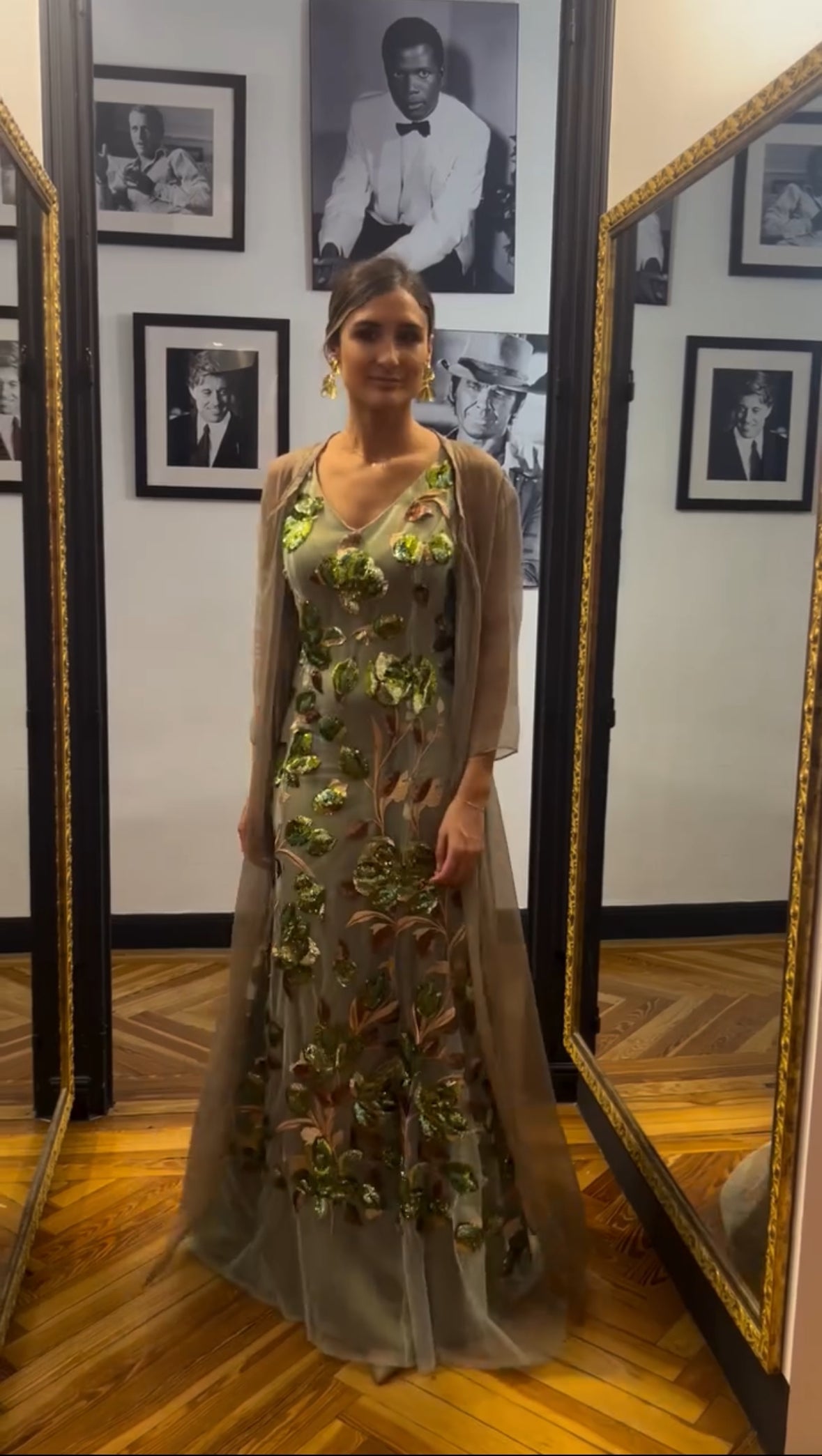 Abito Melania Con Stola Inclusa ✨