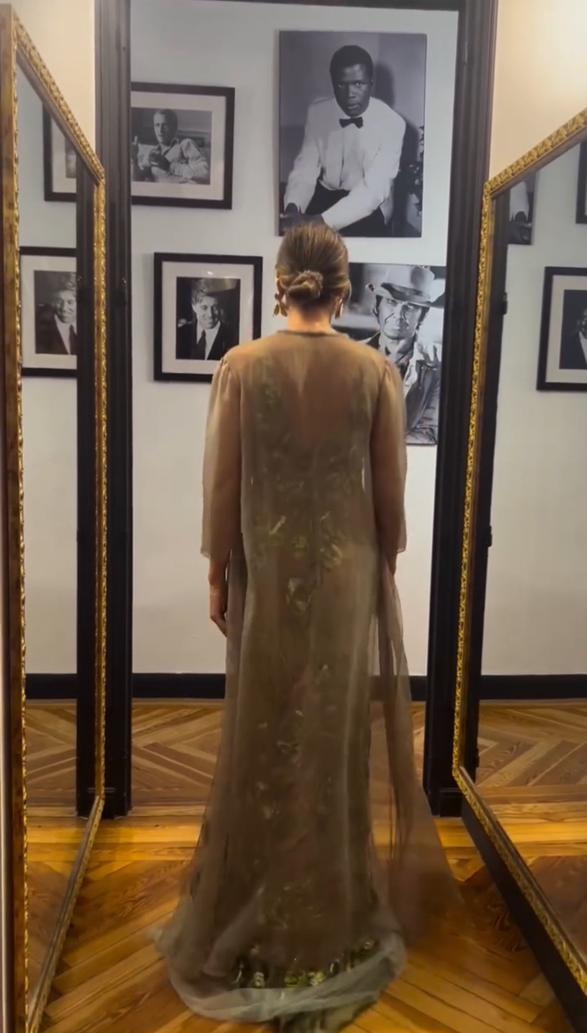 Abito Melania Con Stola Inclusa ✨