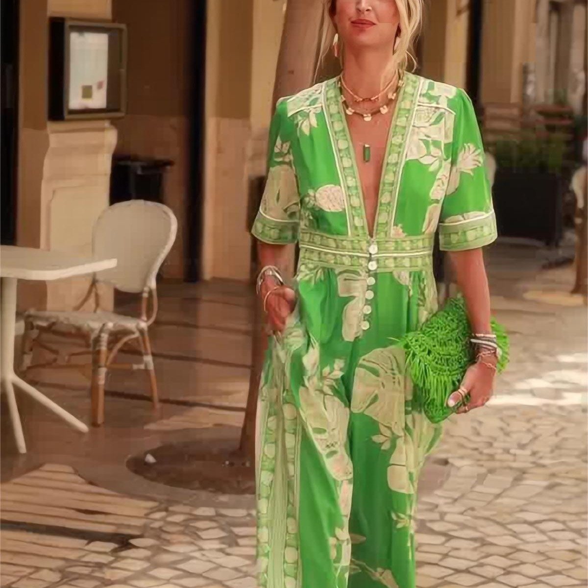 Tuta con scollo a V✨